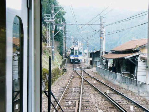 対向の橋本行き普通